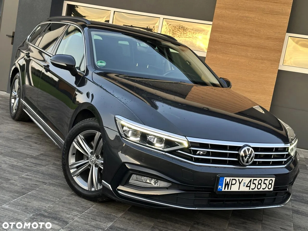 Volkswagen Passat Variant 1.6 TDI SCR DSG Business - 2