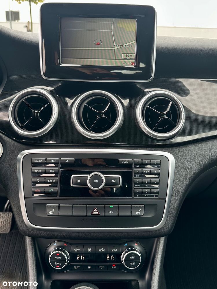 Mercedes-Benz CLA 180 Urban - 14