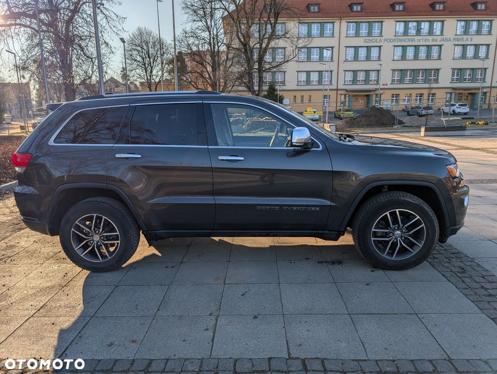 Jeep Grand Cherokee - 1