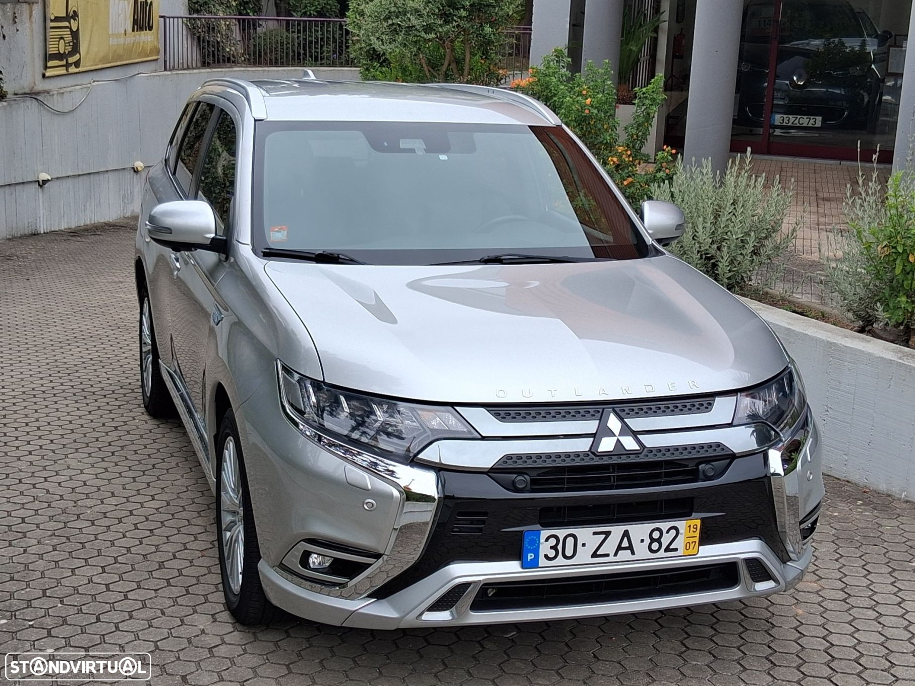 Mitsubishi Outlander 2.4 PHEV Intense - 2