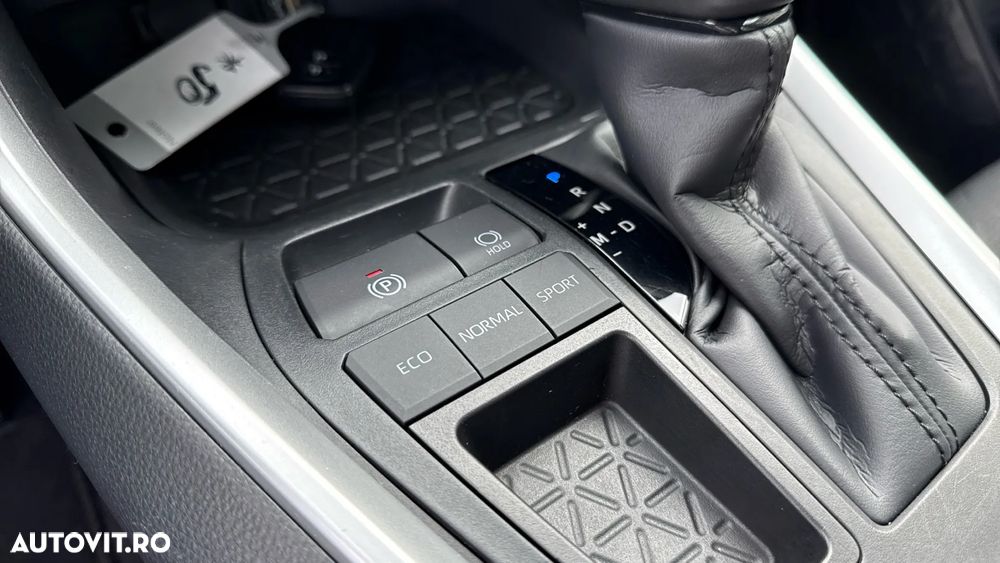 Toyota RAV4 - 7