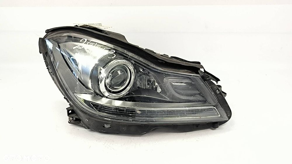 LAMPA PRAWA PRZÓD MERCEDES-BENZ C180 A2048204639 - 1