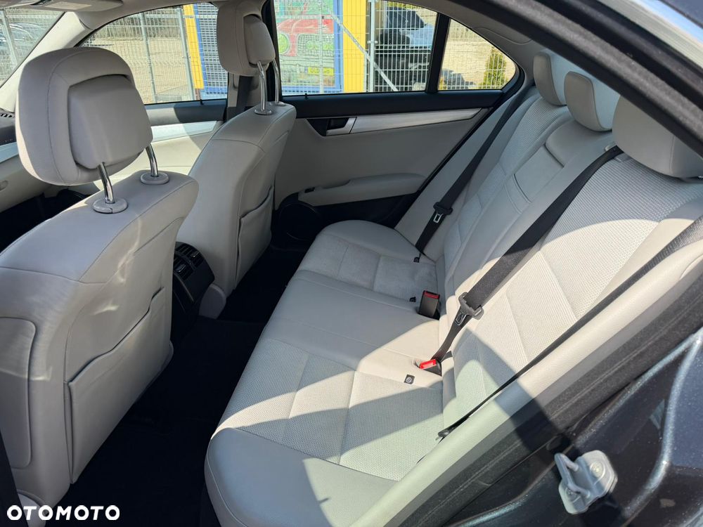 Mercedes-Benz Klasa C - 16