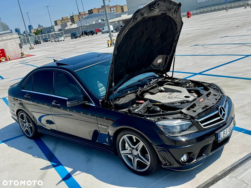 Mercedes-Benz Klasa C 63 AMG - 15