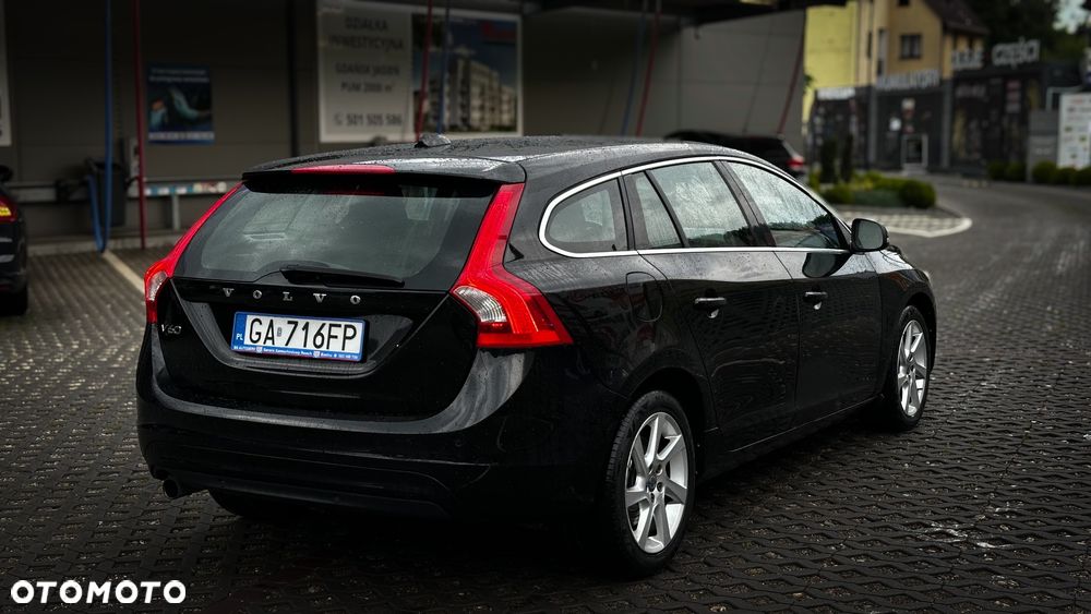 Volvo V60 D3 Summum - 2