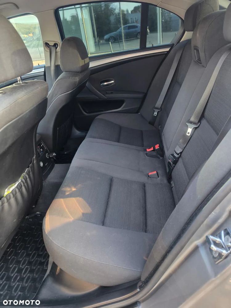 BMW Seria 5 520d - 24