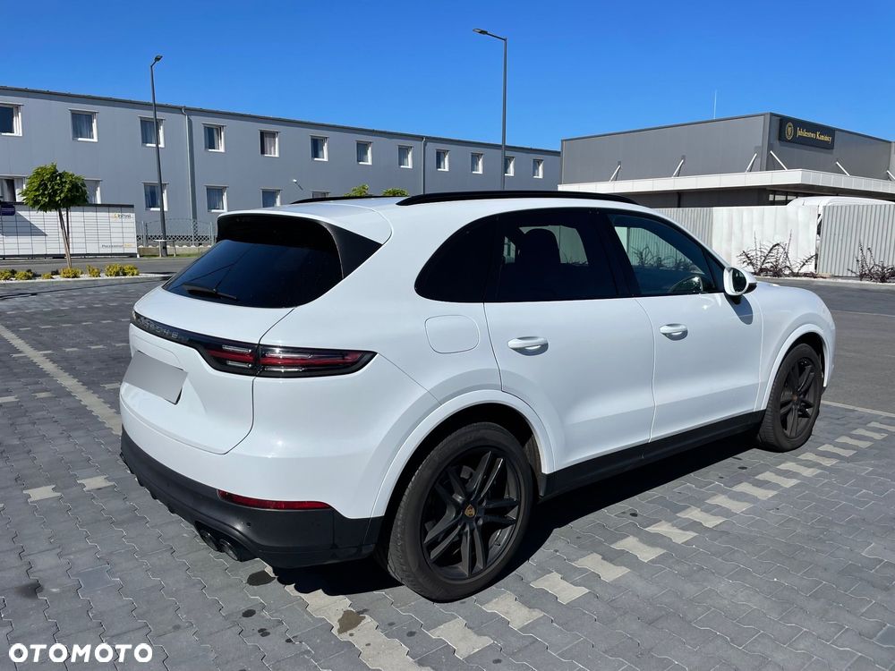 Porsche Cayenne Standard - 4