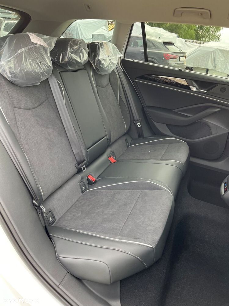 Volkswagen Passat Variant 2.0 TDI SCR Elegance DSG - 12