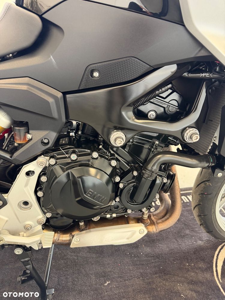 BMW F - 10