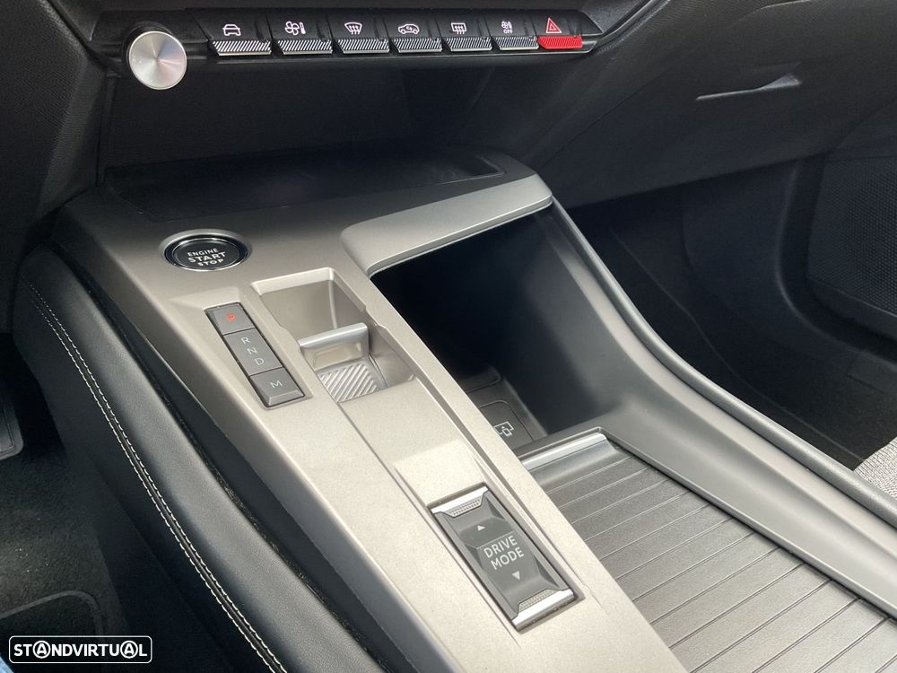 Peugeot 408 1.2 PureTech Allure EAT8 - 33