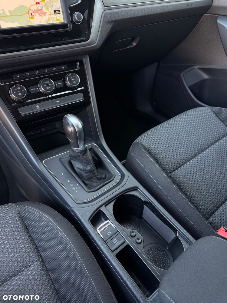 Volkswagen Touran - 23