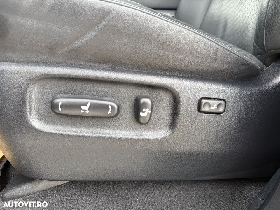 Toyota Land Cruiser - 28