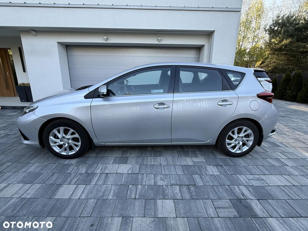 Toyota Auris 1.6 Prestige - 2