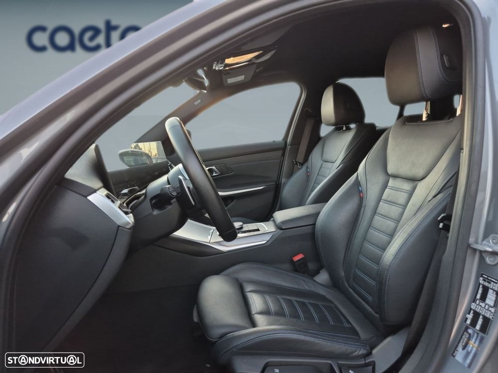 BMW 320 d Pack Desportivo M Auto - 11