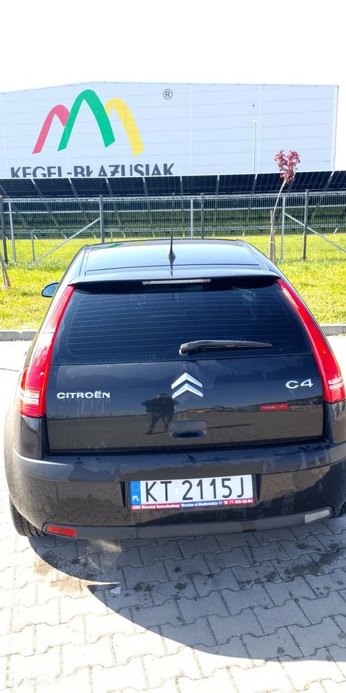 Citroën C4 1.4 16V X - 8