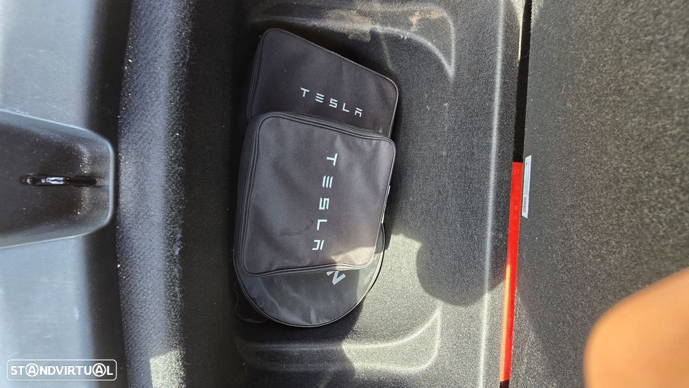 Tesla Model Y Performance Dual Motor AWD - 15