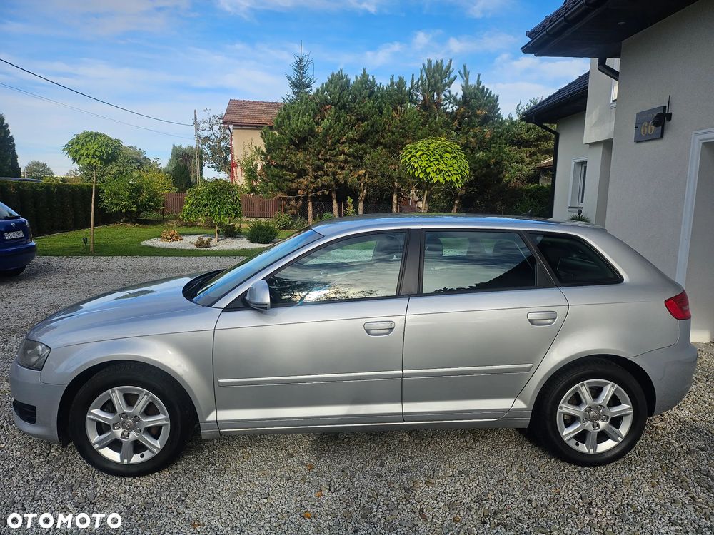 Audi A3 Sportback 1.8 TFSI Attraction - 4