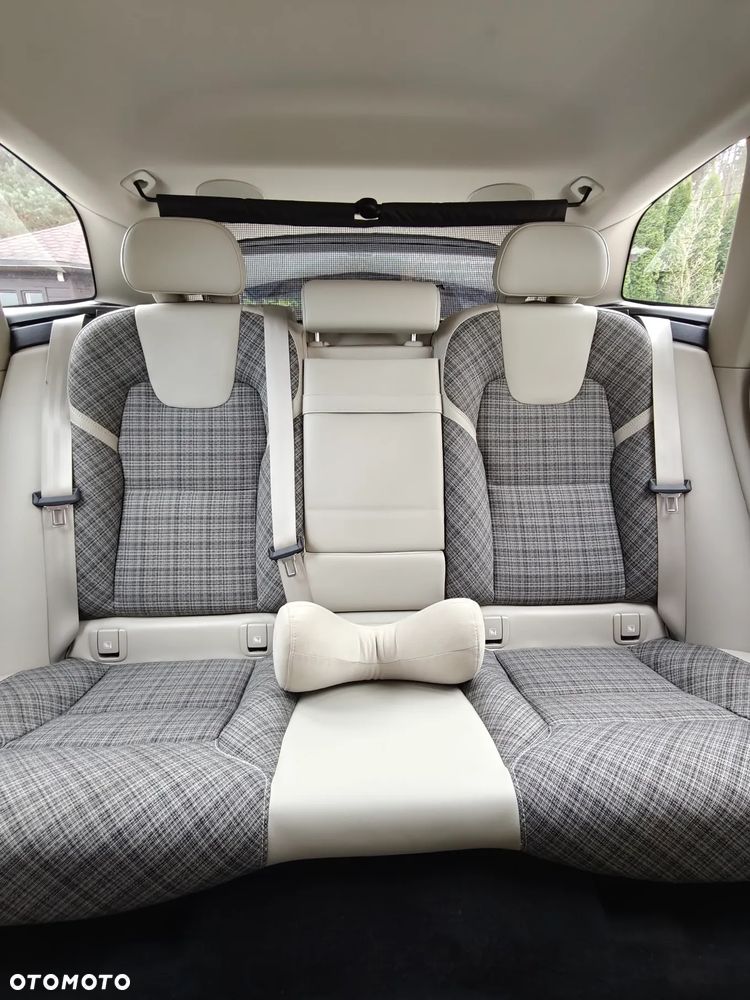 Volvo XC 60 B4 D AWD Momentum Pro - 18