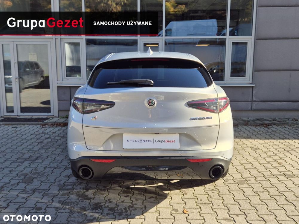 Alfa Romeo Stelvio - 6