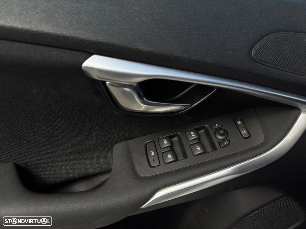 Volvo V40 1.6 D2 Momentum - 11