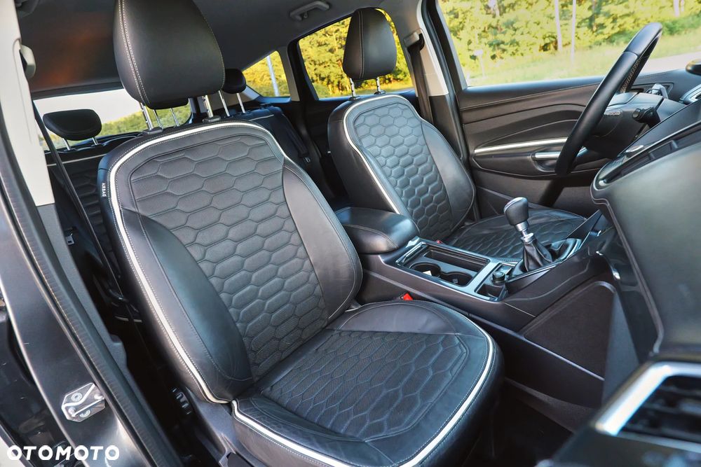 Ford Kuga 2.0 TDCi 2x4 Vignale - 37