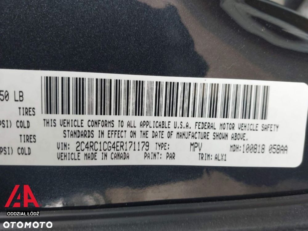 Chrysler Town & Country - 12