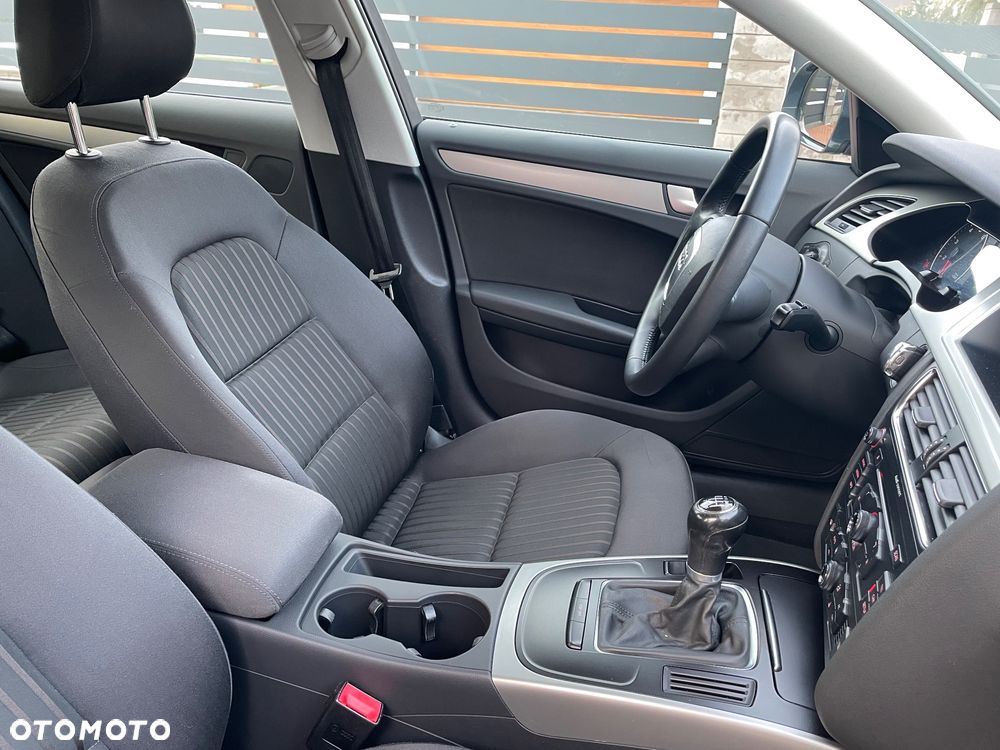 Audi A4 Limousine - 10