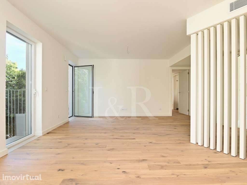 Apartamento T2 com terraço e estacionamento no Areeiro - Grande imagem: 5/41