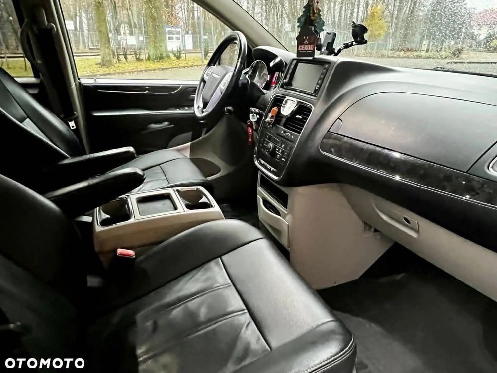 Chrysler Town & Country 3.6 Touring - 13