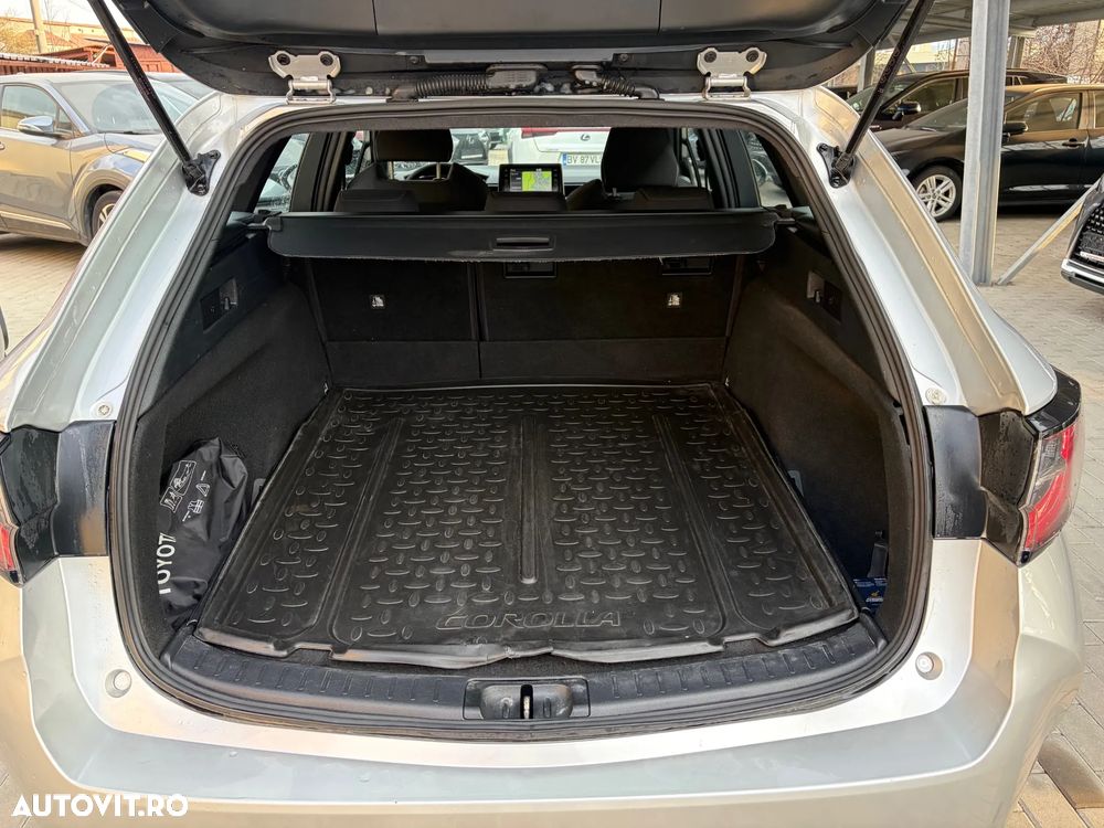 Toyota Corolla 1.8 HSD Business - 17