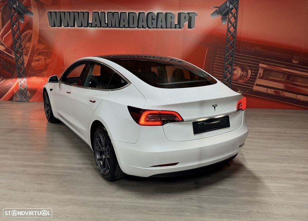 Tesla Model 3 Standard Range Plus RWD - 4