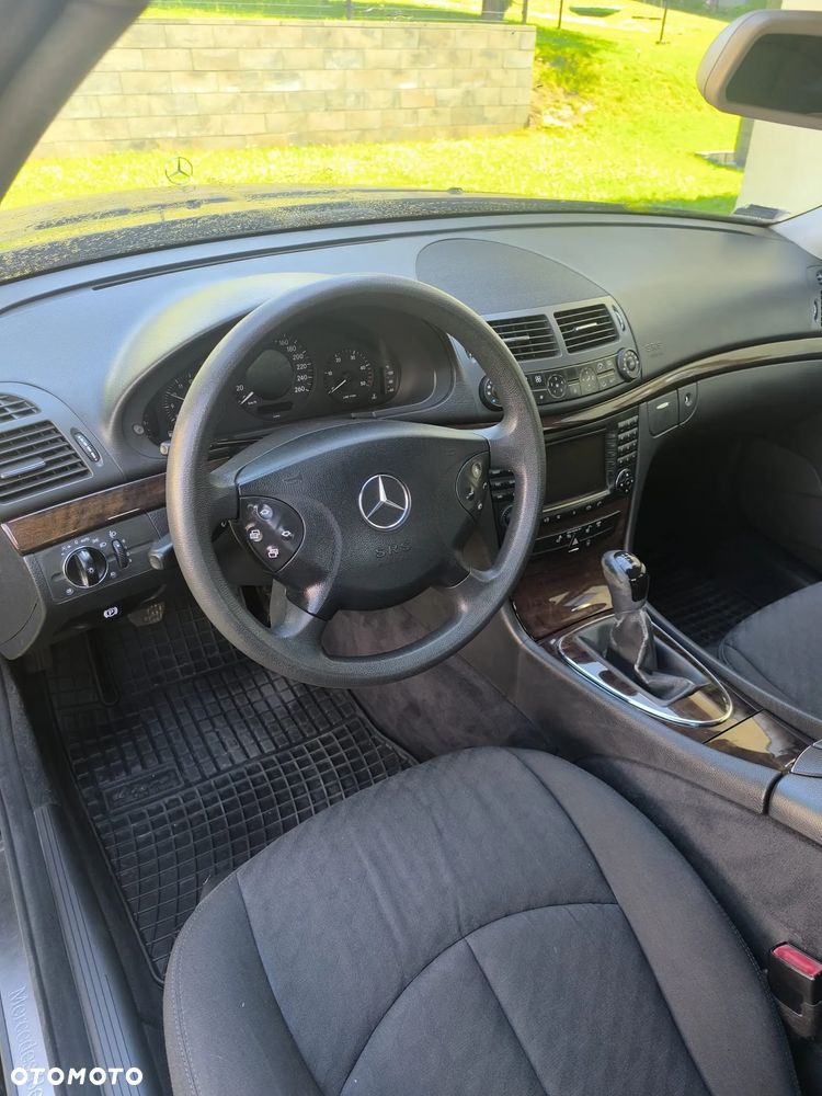 Mercedes-Benz Klasa E 270 CDI Classic - 11