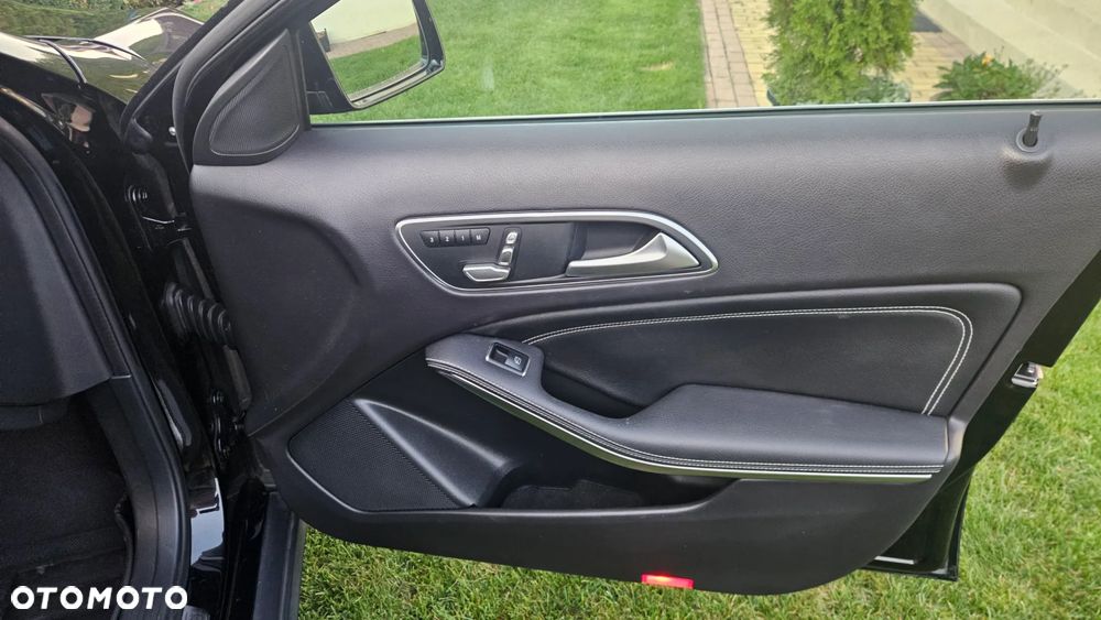 Mercedes-Benz GLA 250 4-Matic - 4
