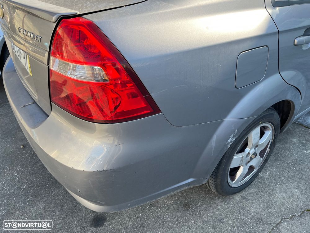 Chevrolet Aveo 1.2 LS - 10