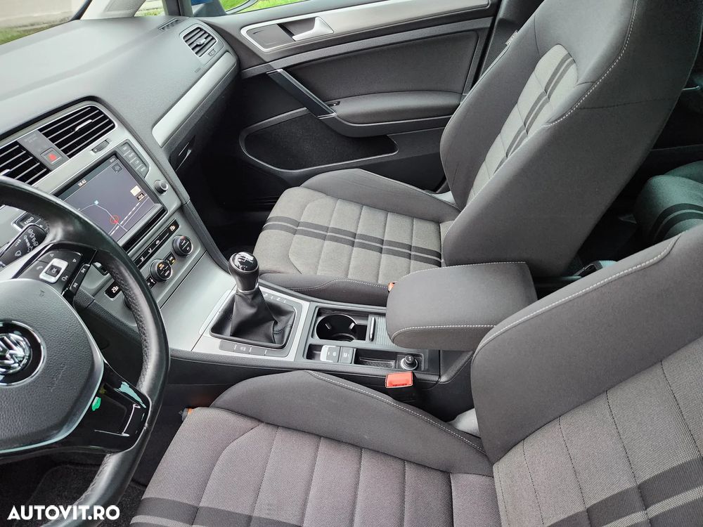 Volkswagen Golf 1.0 TSI BMT Comfortline - 21