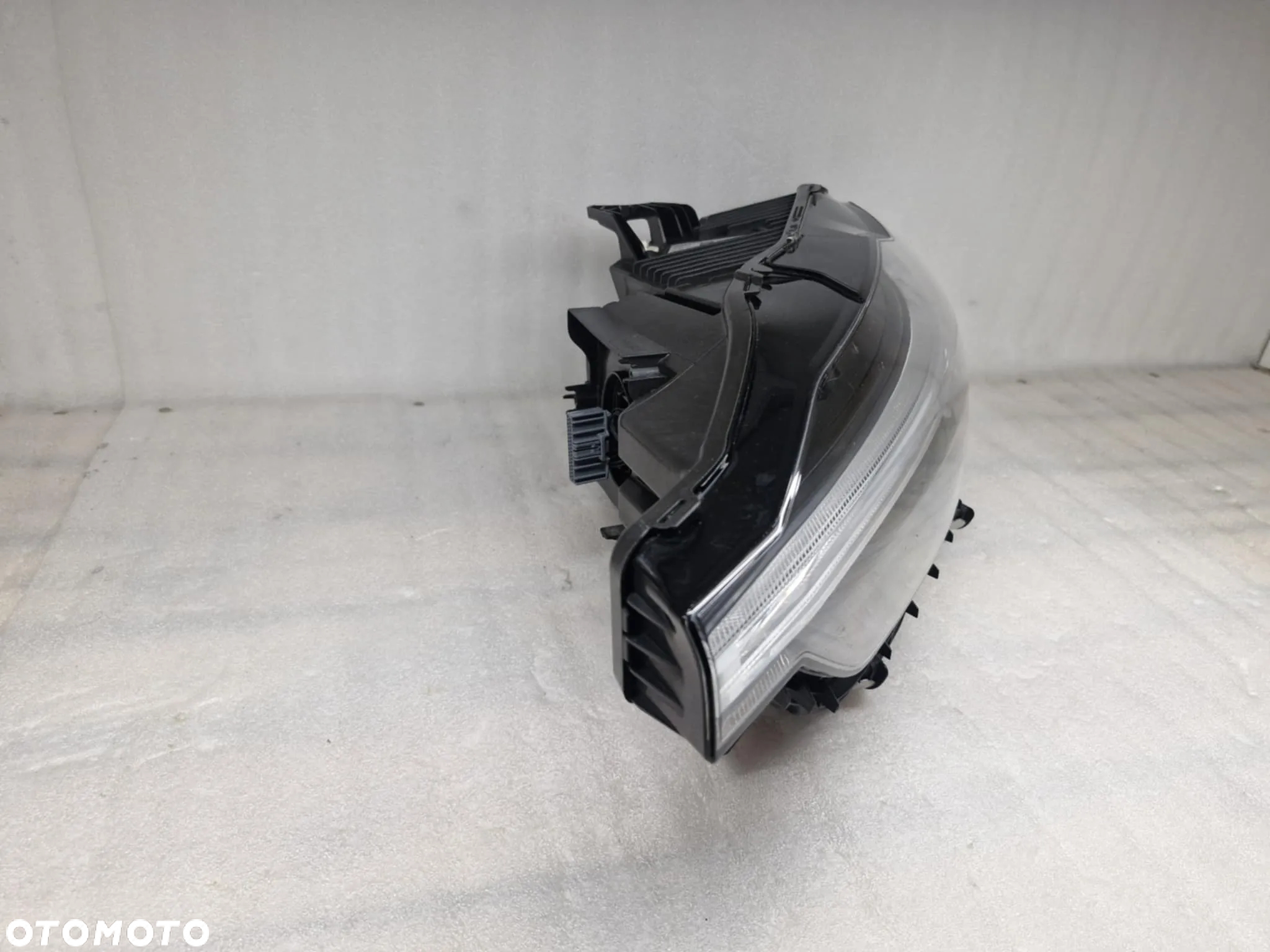 VOLVO XC60 II MID LED LAMPA LEWA/PRAWA PRZÓD 32337374/32337375 KOMPLET - 24
