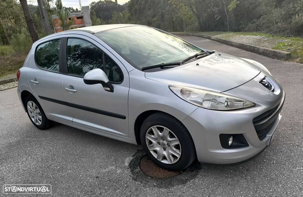 Peugeot 207 1.4 16V Urban - 2