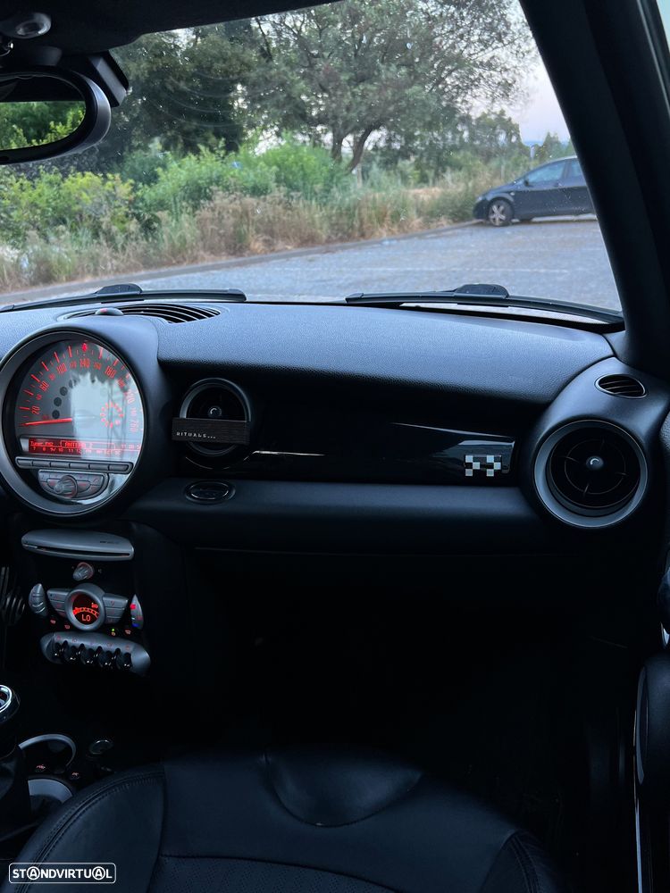 MINI 3 Portas John Cooper Works - 14