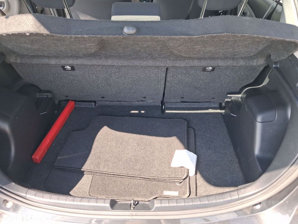 Toyota Yaris 1.5 Premium CVT - 12