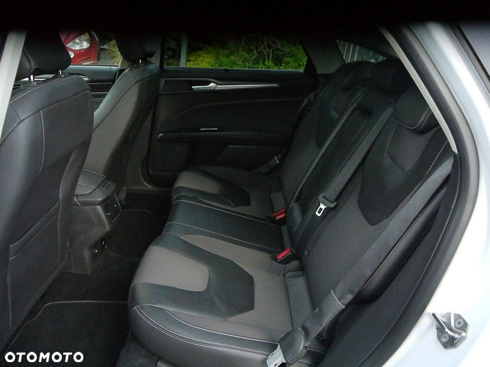 Ford Mondeo 2.0 TDCi Titanium X - 38