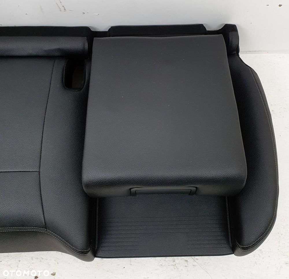 SIEDZISKO KANAPY TYŁ SKÓRA ISOFIX PODSTAWKA MERCEDES W246 A2469201800 - 2