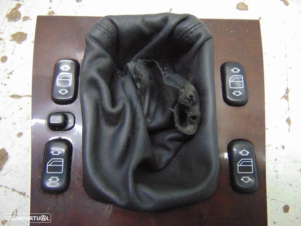 Mercedes C consola central - 6