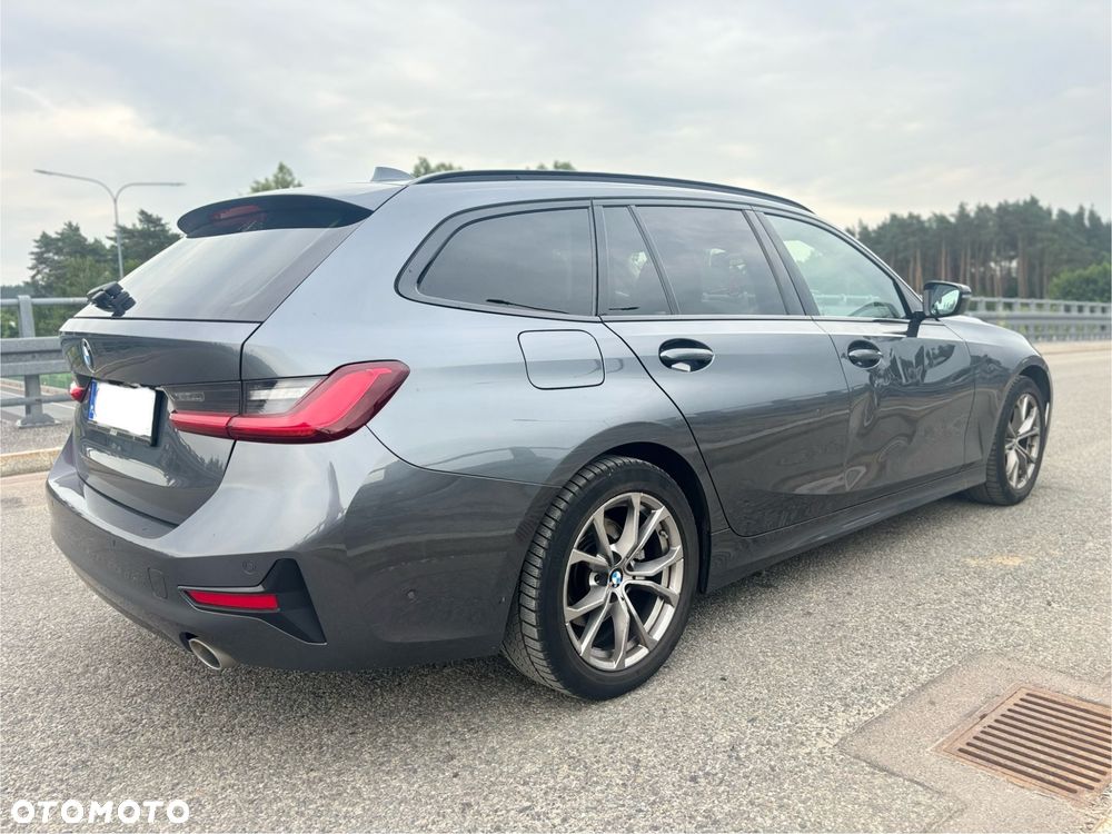 BMW Seria 3 318d Sport Line Shadow - 3