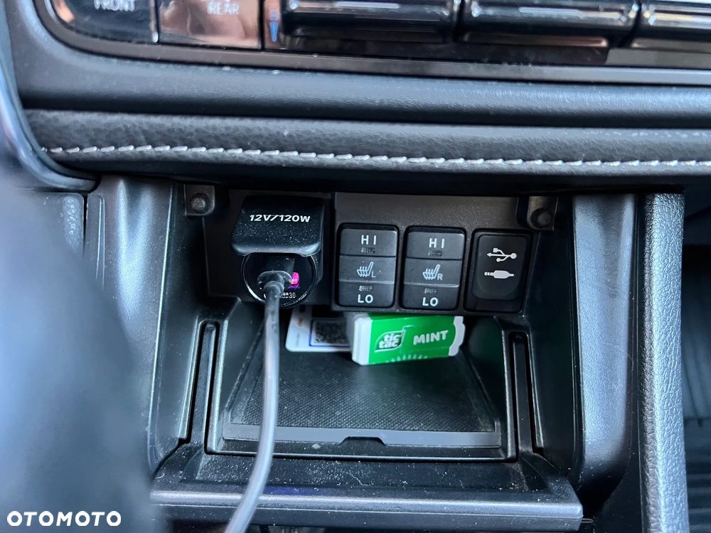 Toyota Auris 1.6 D-4D Executive - 6