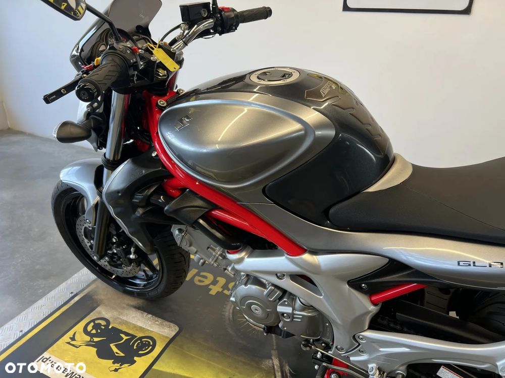 Suzuki Gladius - 11