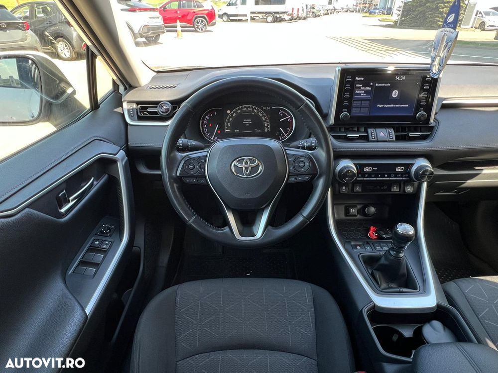 Toyota RAV4 2.0P 6MT AWD Dynamic - 15