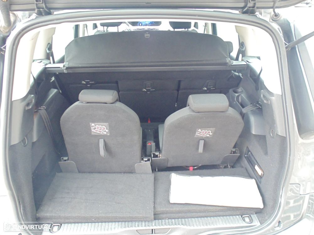 Citroën C4 Grand Picasso 1.6 e-HDi Intensive — fotografia 18