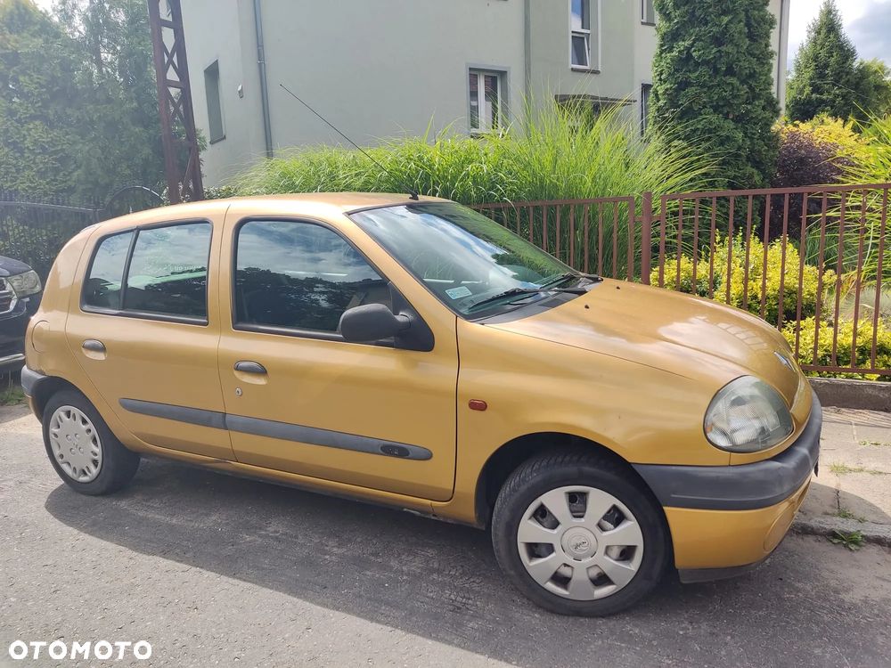 Renault Clio - 2