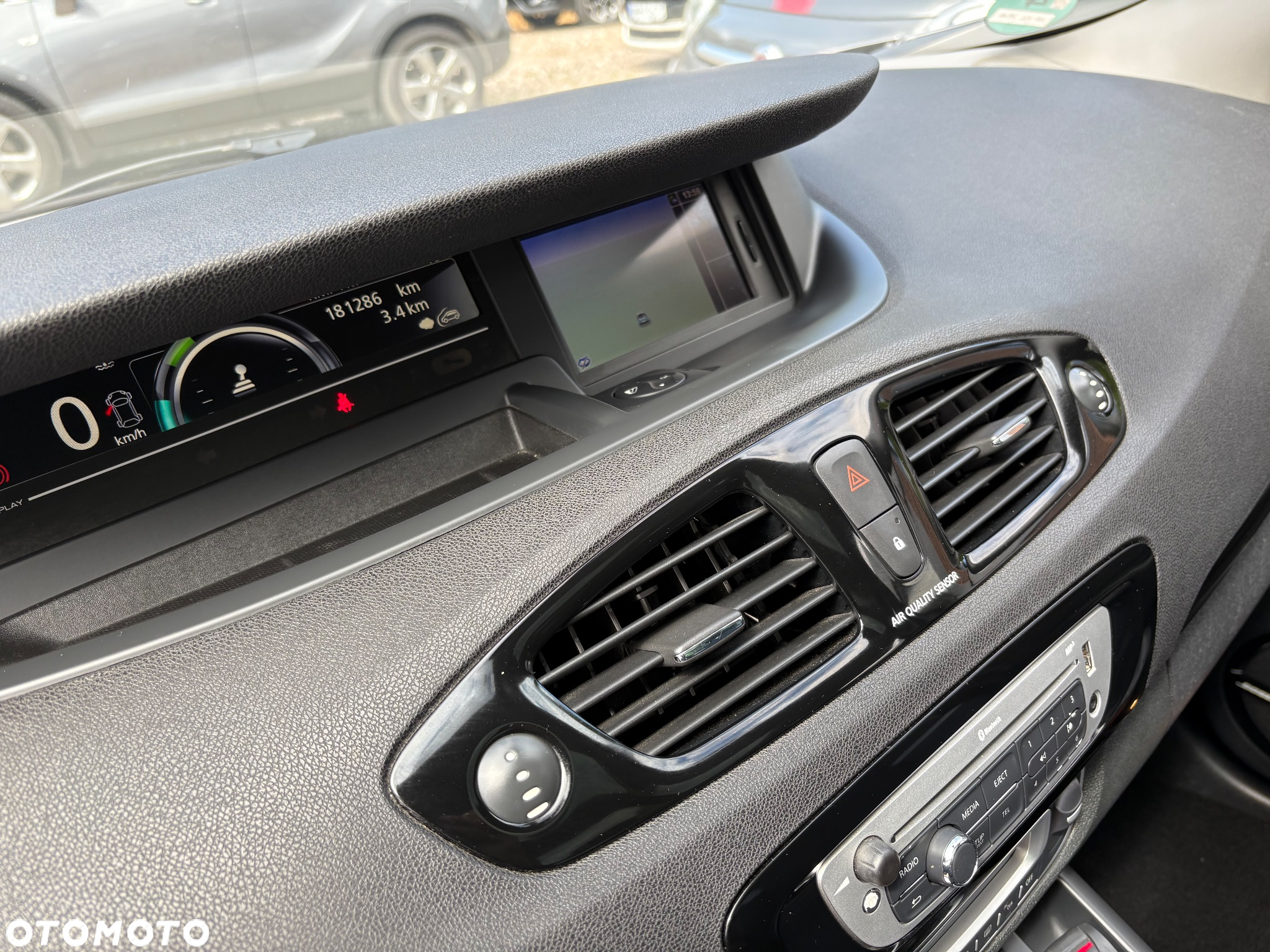 Renault Scenic TCe 130 Bose Edition - 18