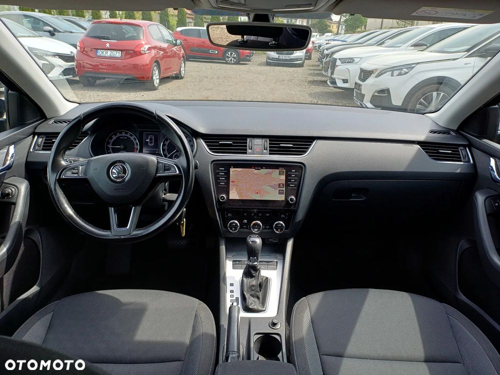 Skoda Octavia 1.6 TDI DSG Clever - 20
